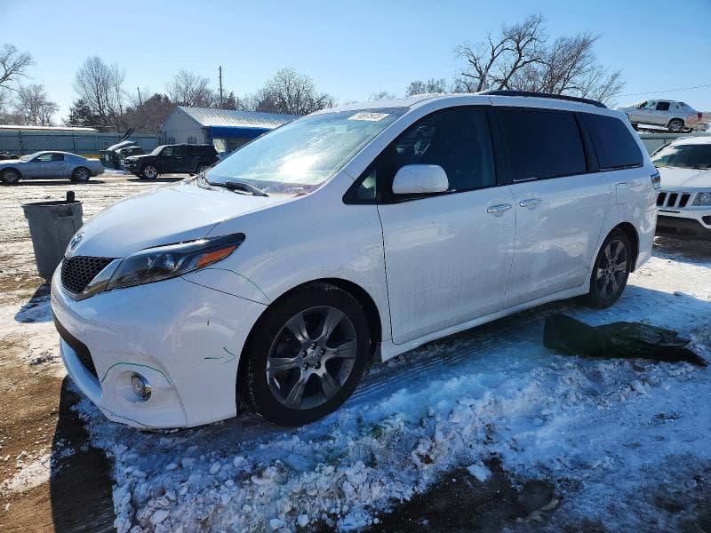 2015 Toyota Sienna Sport