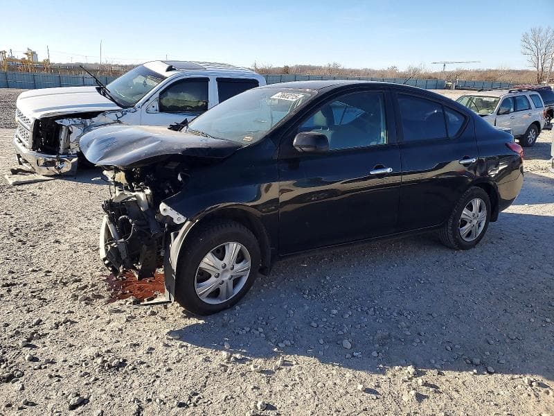 2013 Nissan Versa S