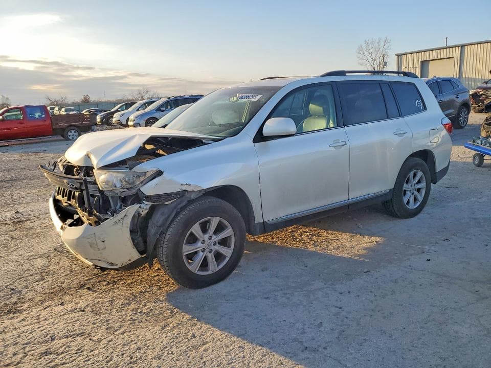 2013 Toyota Highlander SE 