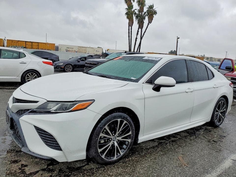 2020 Toyota Camry SE