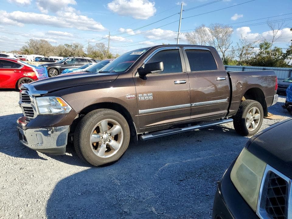 2016 RAM 1500 SLT