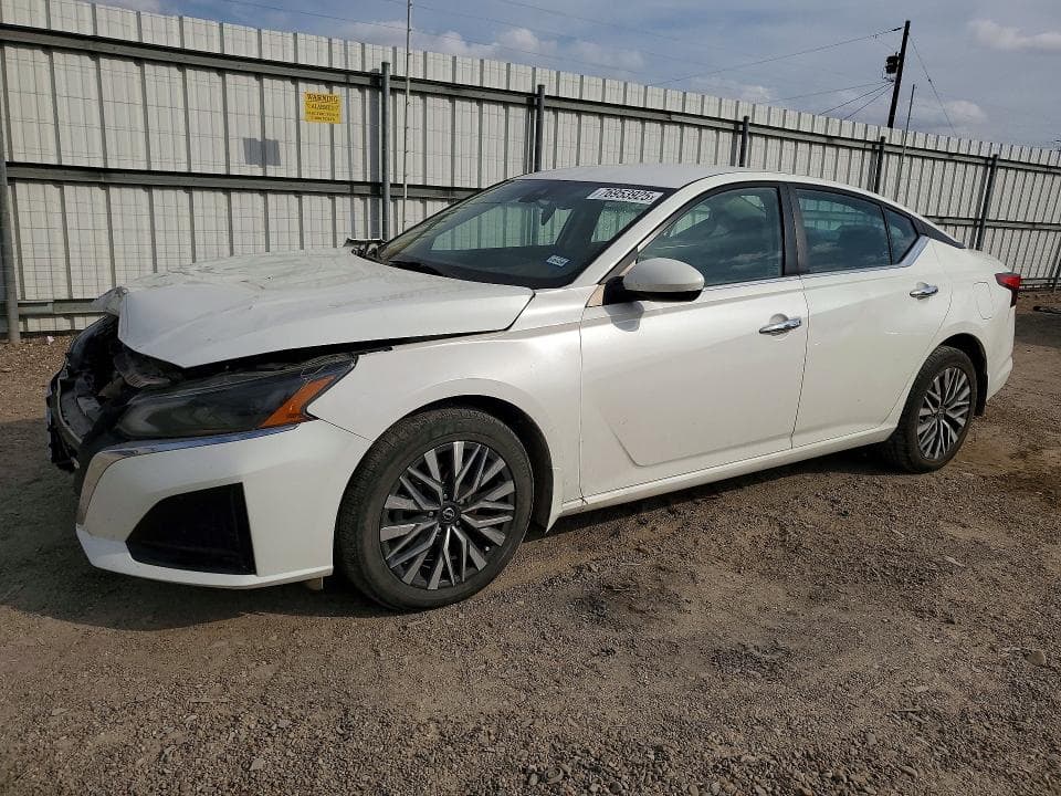 2023 Nissan Altima SV
