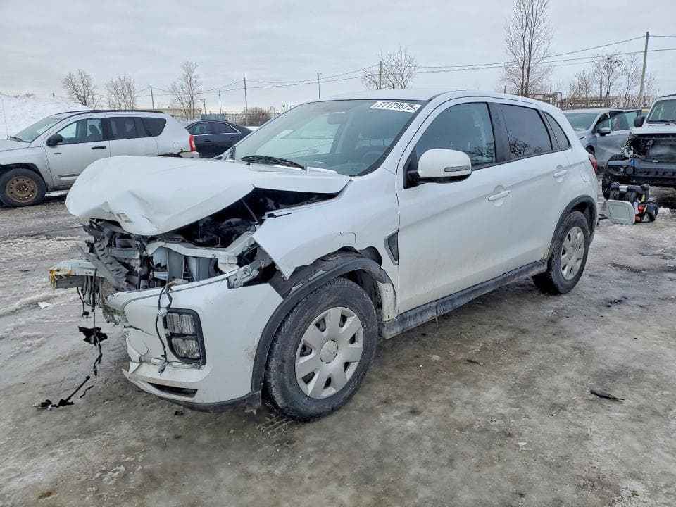 2023 Mitsubishi RVR SE