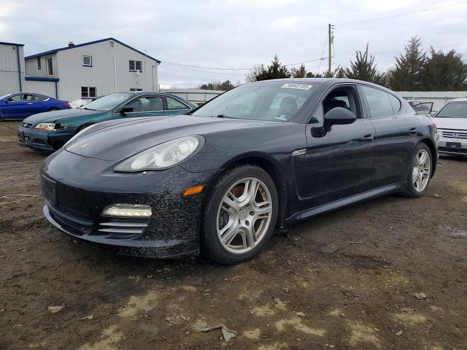 2013 Porsche Panamera 2