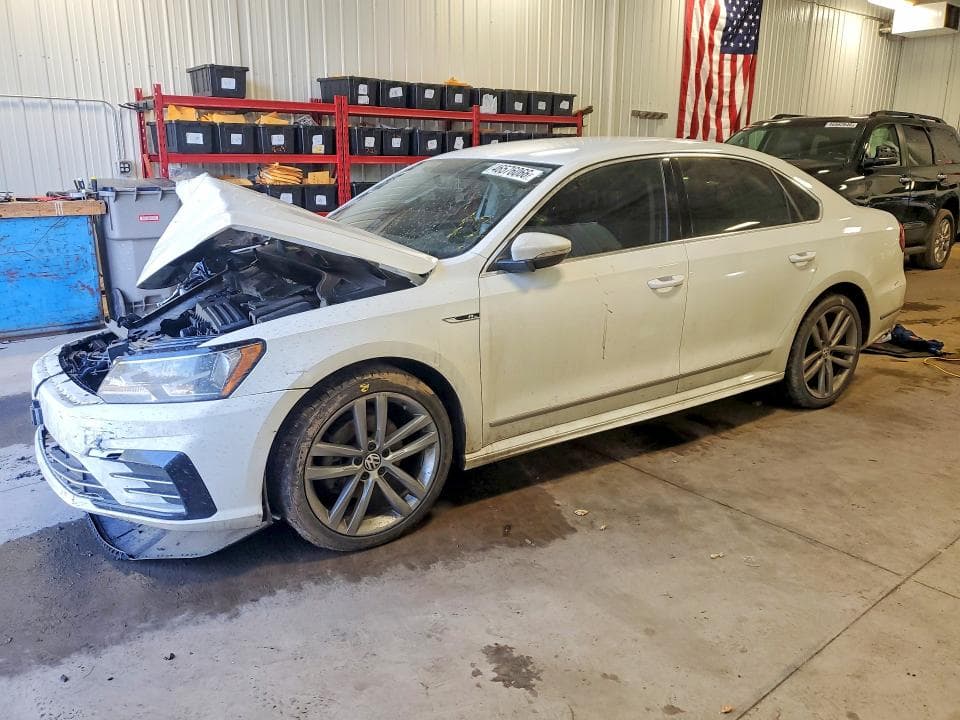2017 Volkswagen Passat R-Line
