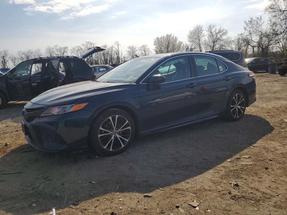 2020 Toyota Camry SE