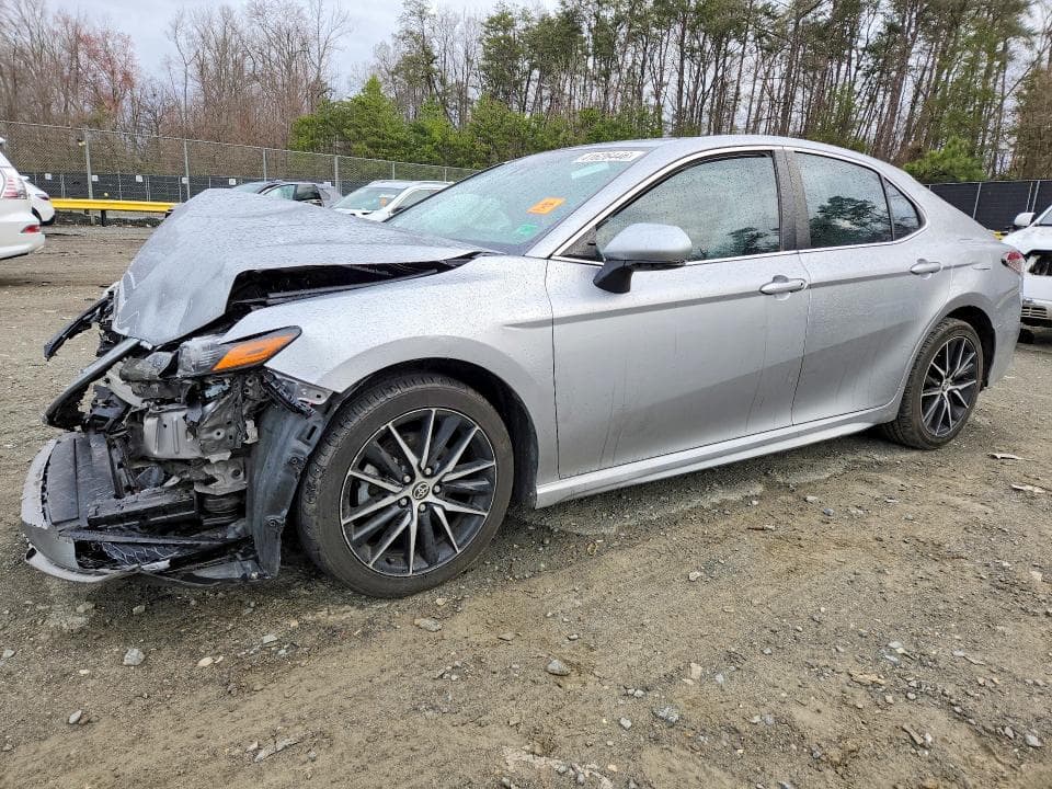 2022 Toyota Camry SE