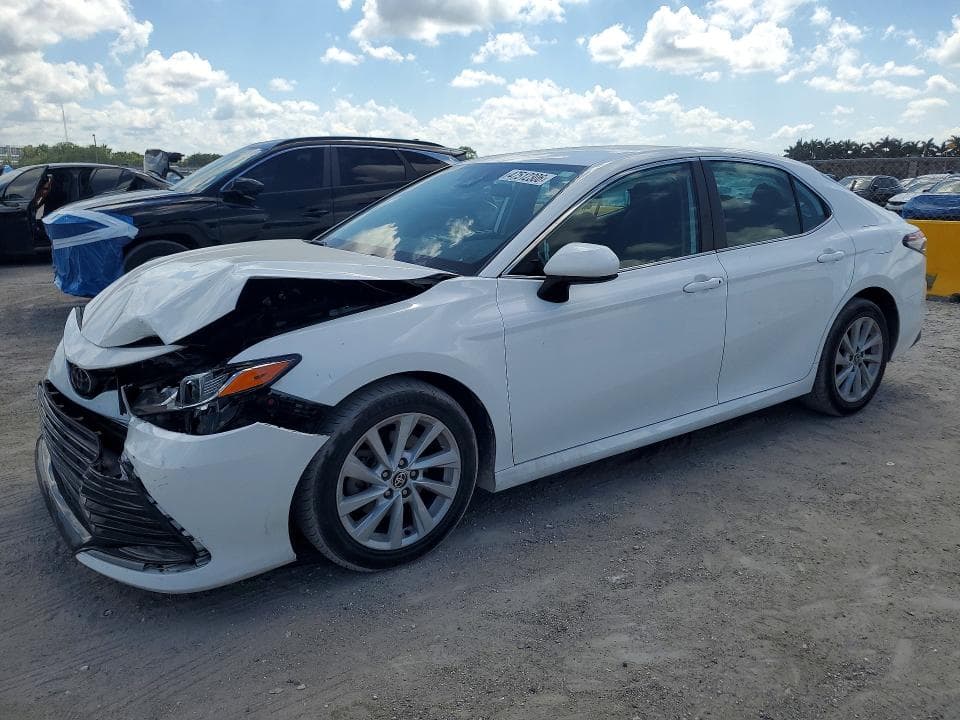 2022 Toyota Camry LE