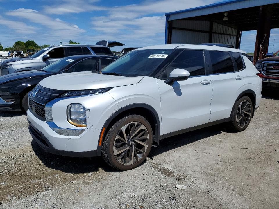 2022 Mitsubishi Outlander ES