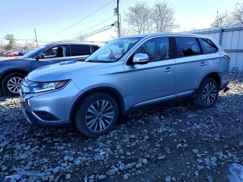 2020 Mitsubishi Outlander SE