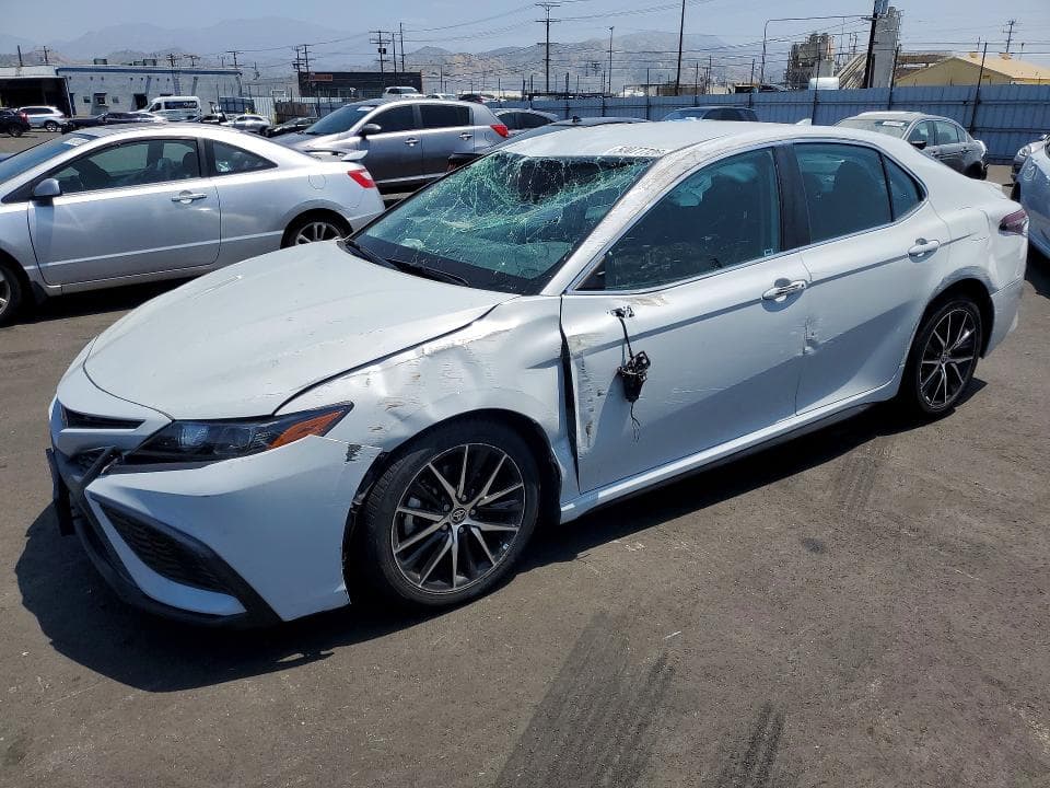 2022 Toyota Camry SE
