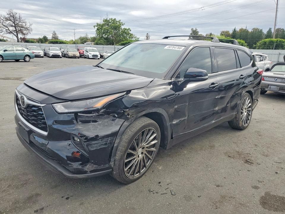 2022 Toyota Highlander LE