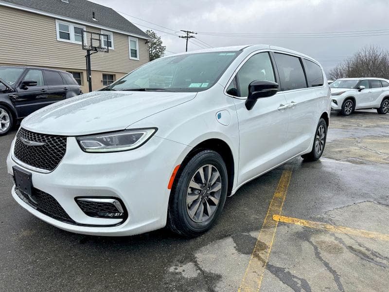 2025 Chrysler Pacifica Hybrid Select