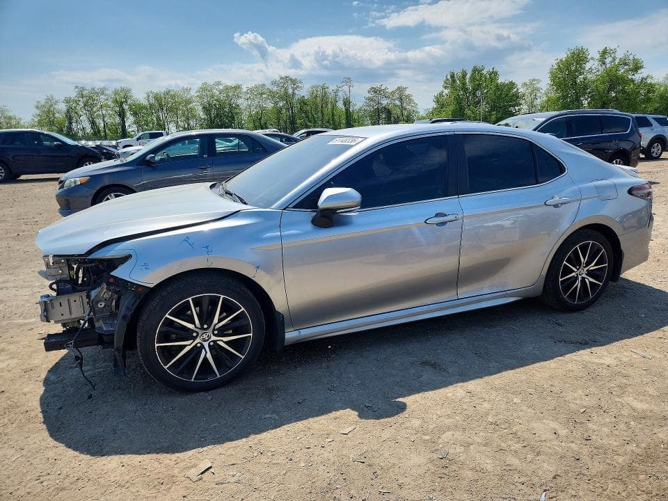 2022 Toyota Camry SE