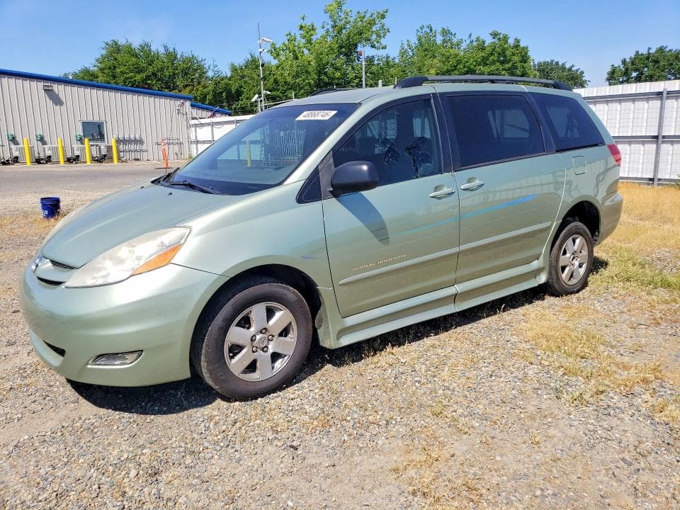 2008 Toyota Sienna LE 8-PASSENGER