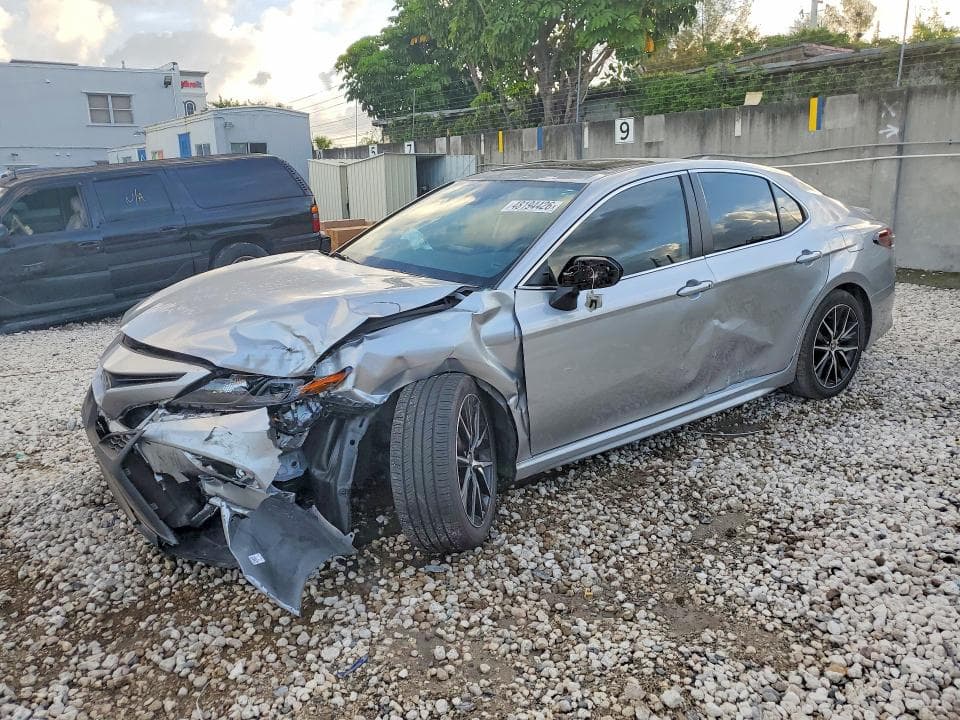 2022 Toyota Camry SE