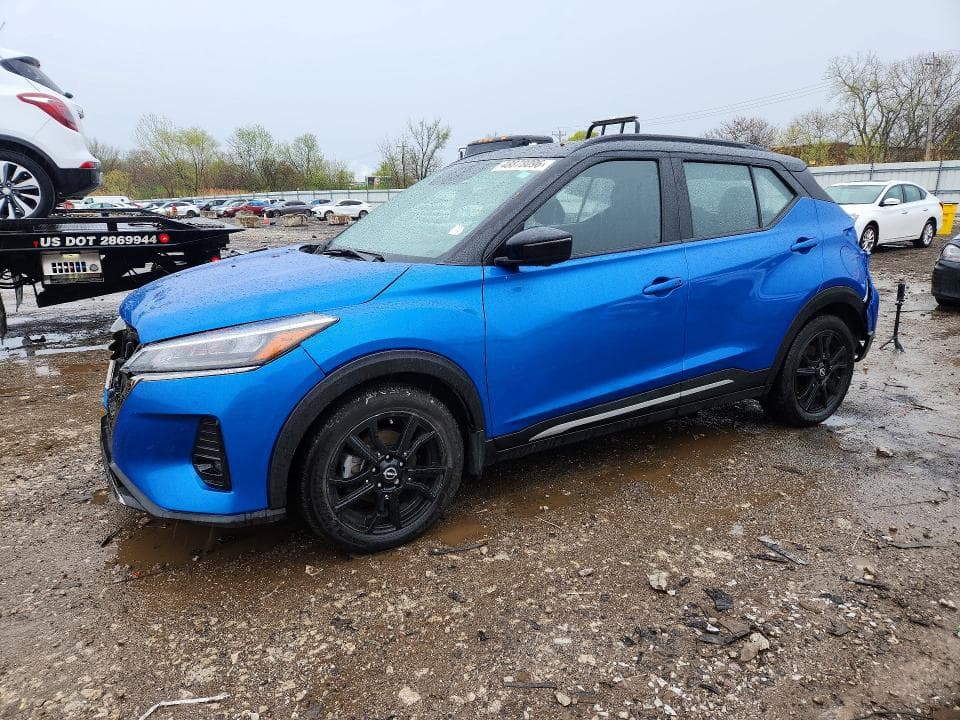 2023 Nissan Kicks SR