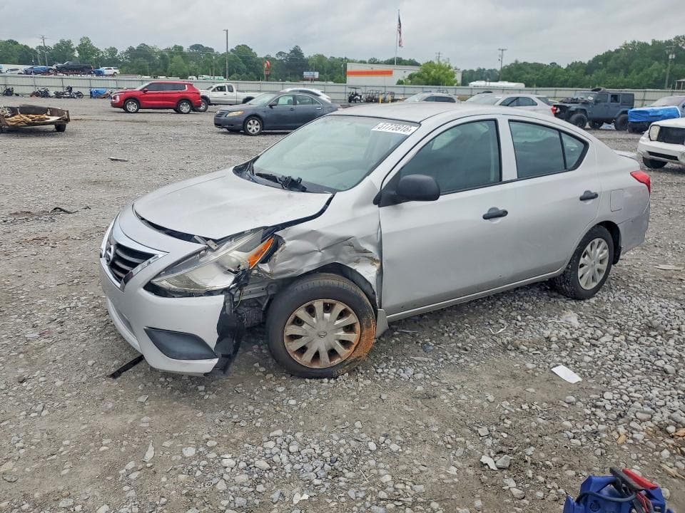 2015 Nissan Versa 1.6 S Plus