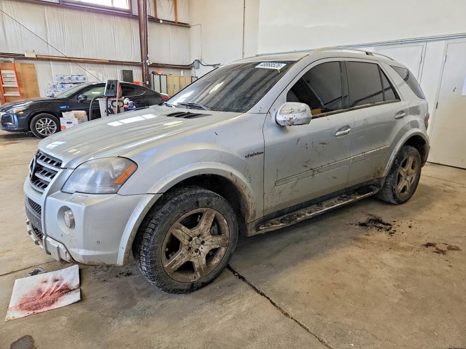 2010 Mercedes Benz ML 63 AMG