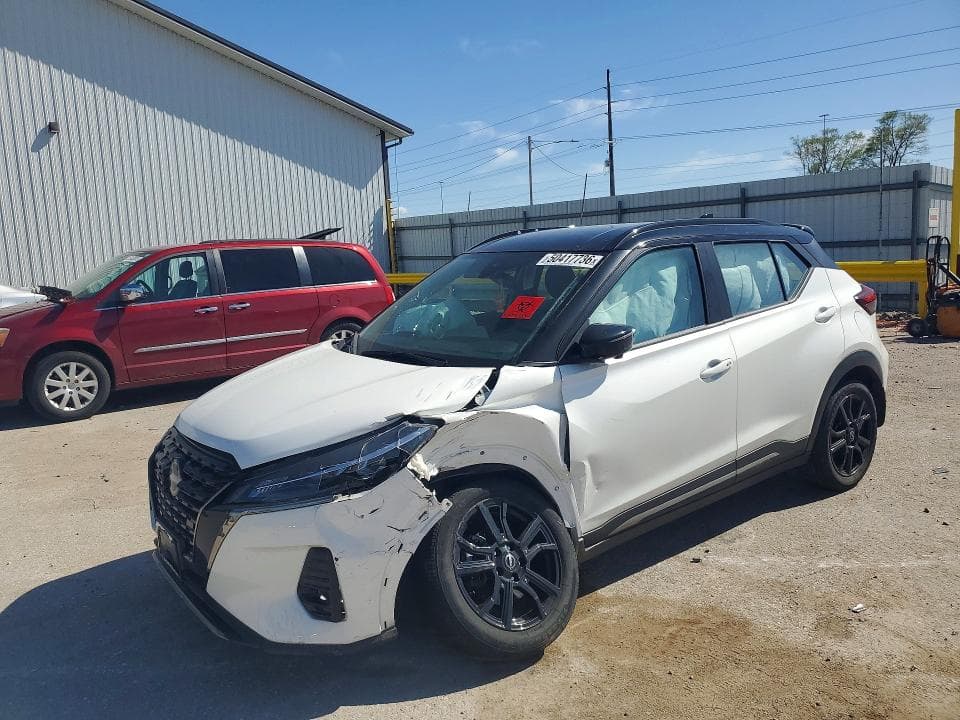 2023 Nissan Kicks SR