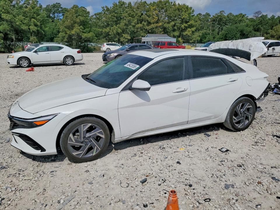 2025 Hyundai Elantra SEL