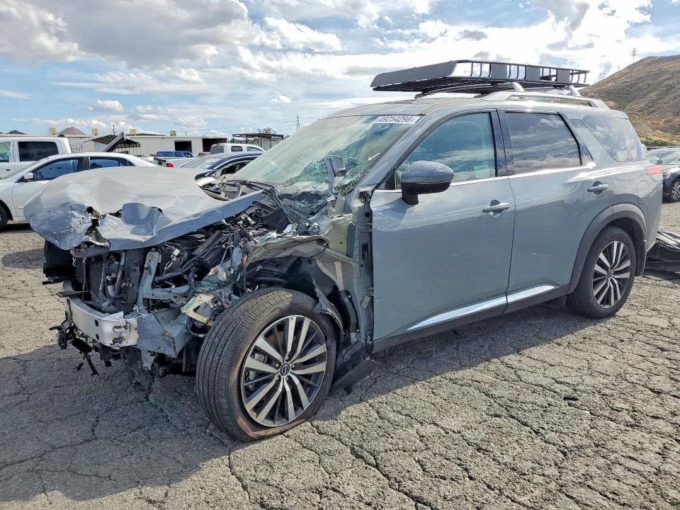 2025 Nissan Pathfinder Platinum