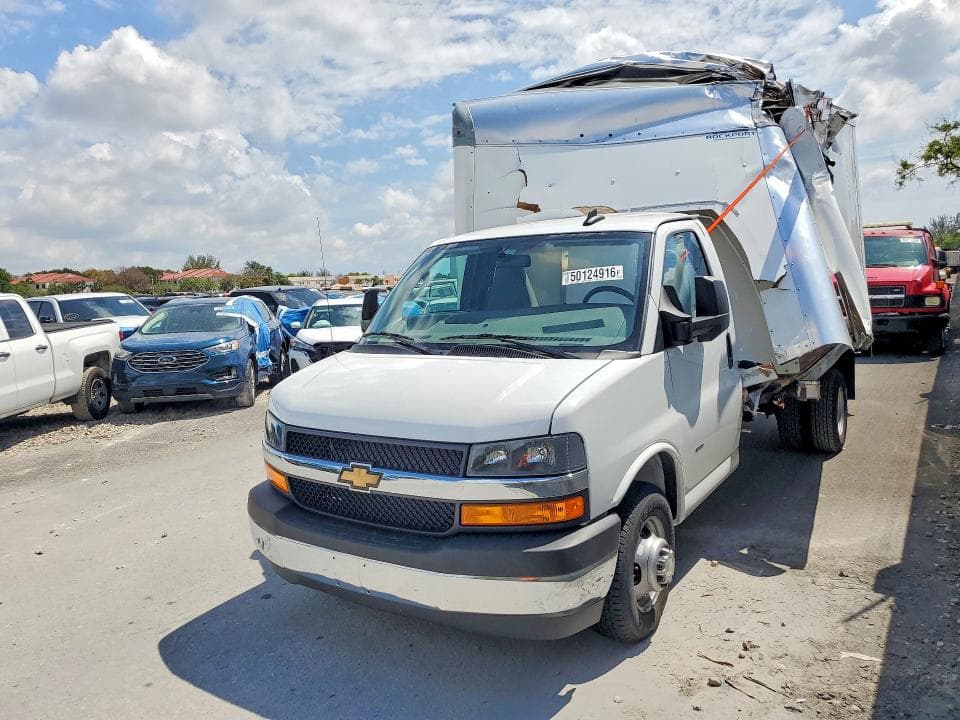2025 Chevrolet Express G3500