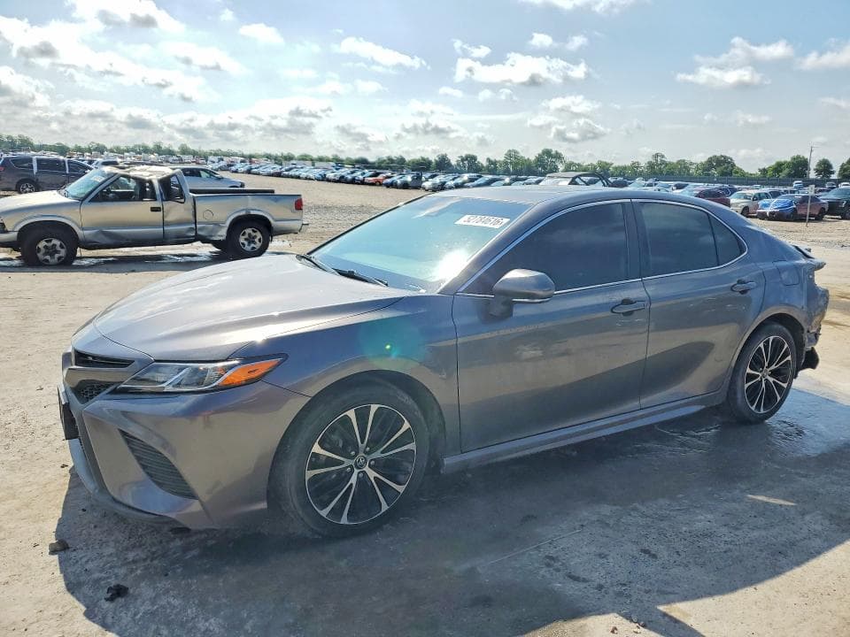 2018 Toyota Camry SE