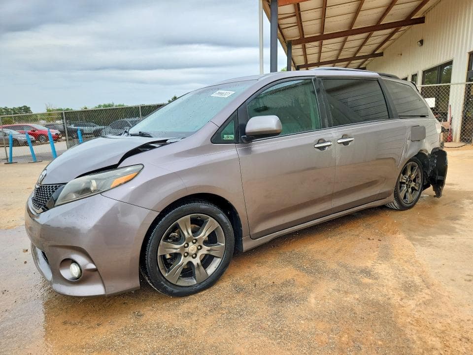 2015 Toyota Sienna Sport