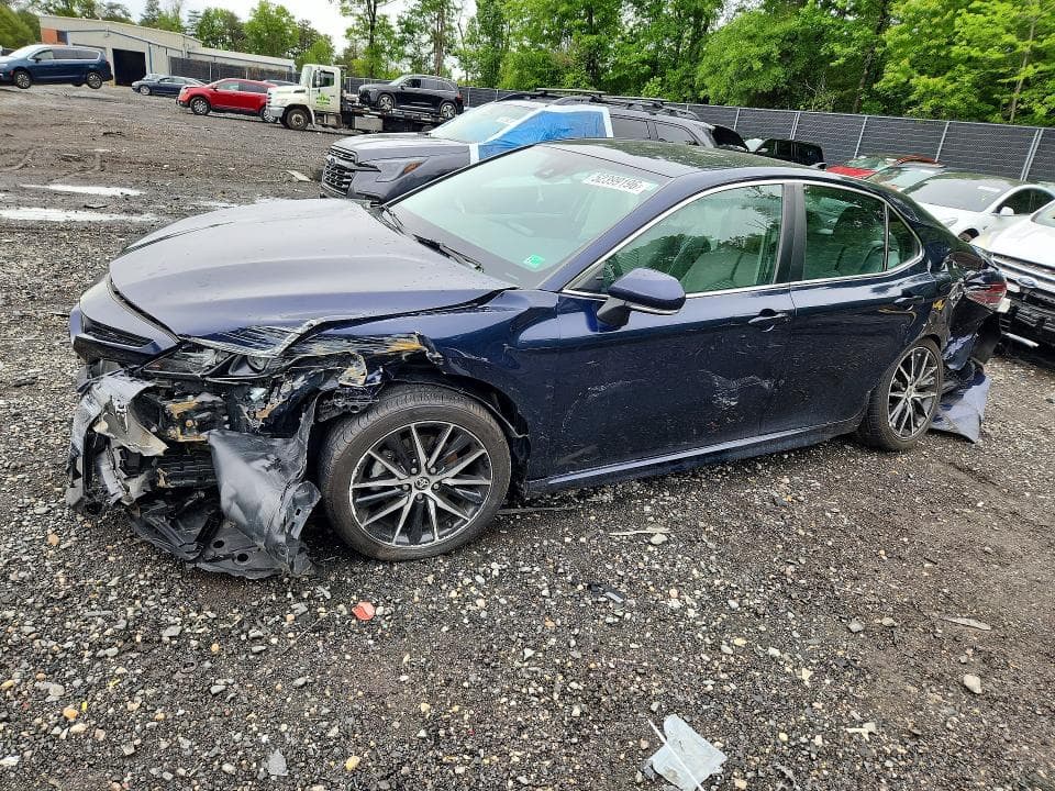 2022 Toyota Camry SE