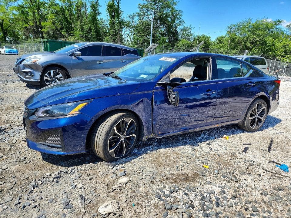 2023 Nissan Altima SR