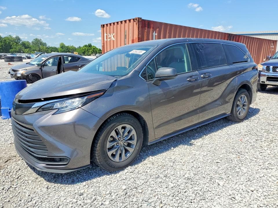 2022 Toyota Sienna LE