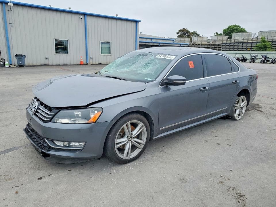 2013 Volkswagen Passat SEL