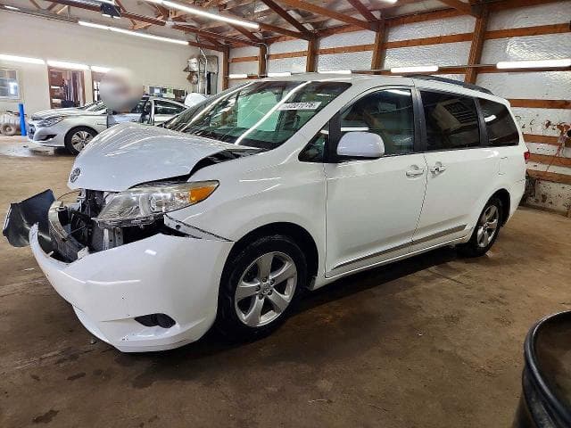 2014 Toyota Sienna LE