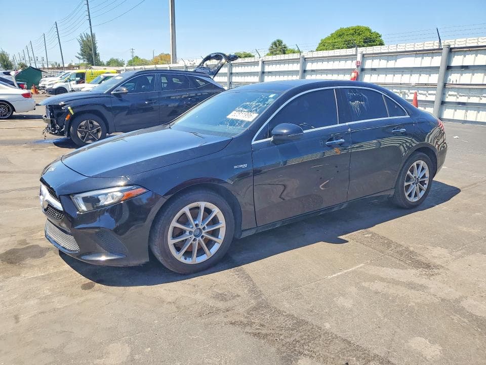 2019 Mercedes-Benz A 220