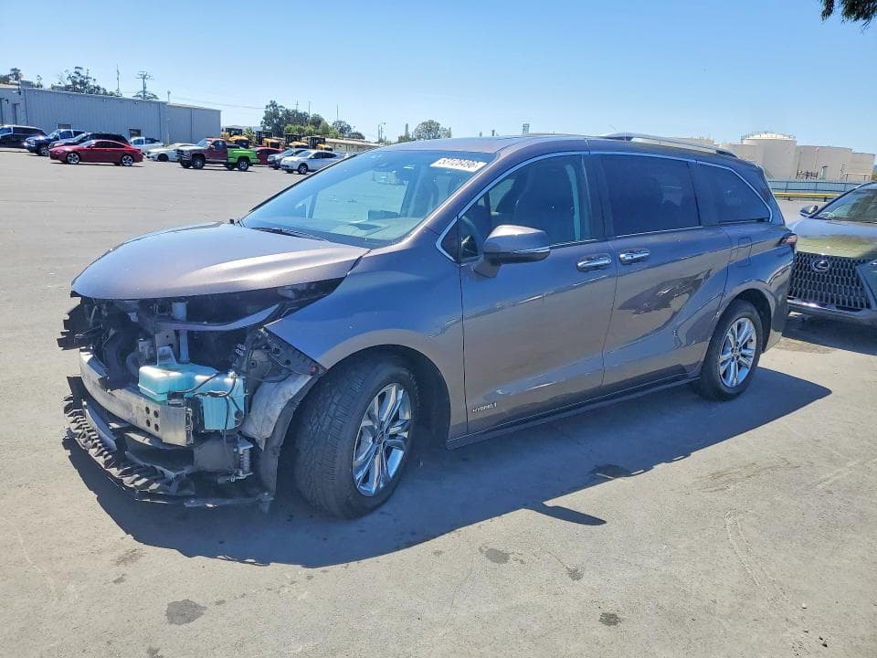 2021 Toyota Sienna Platinum 7-PASSENGER