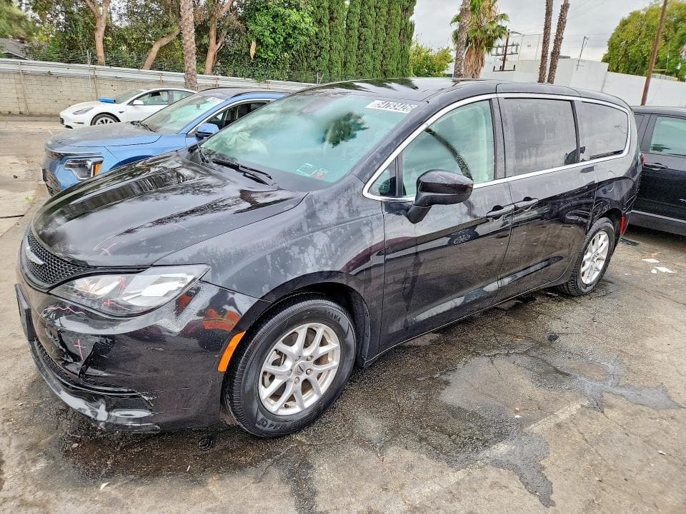 2023 Chrysler Voyager LX