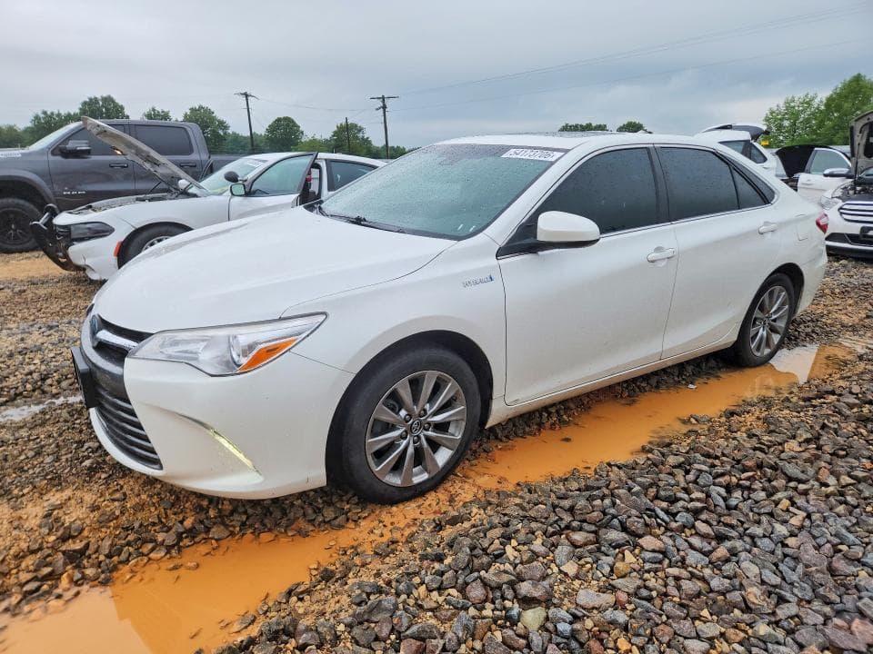 2017 Toyota Camry Hybrid XLE