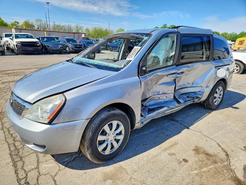 2011 KIA Sedona LX