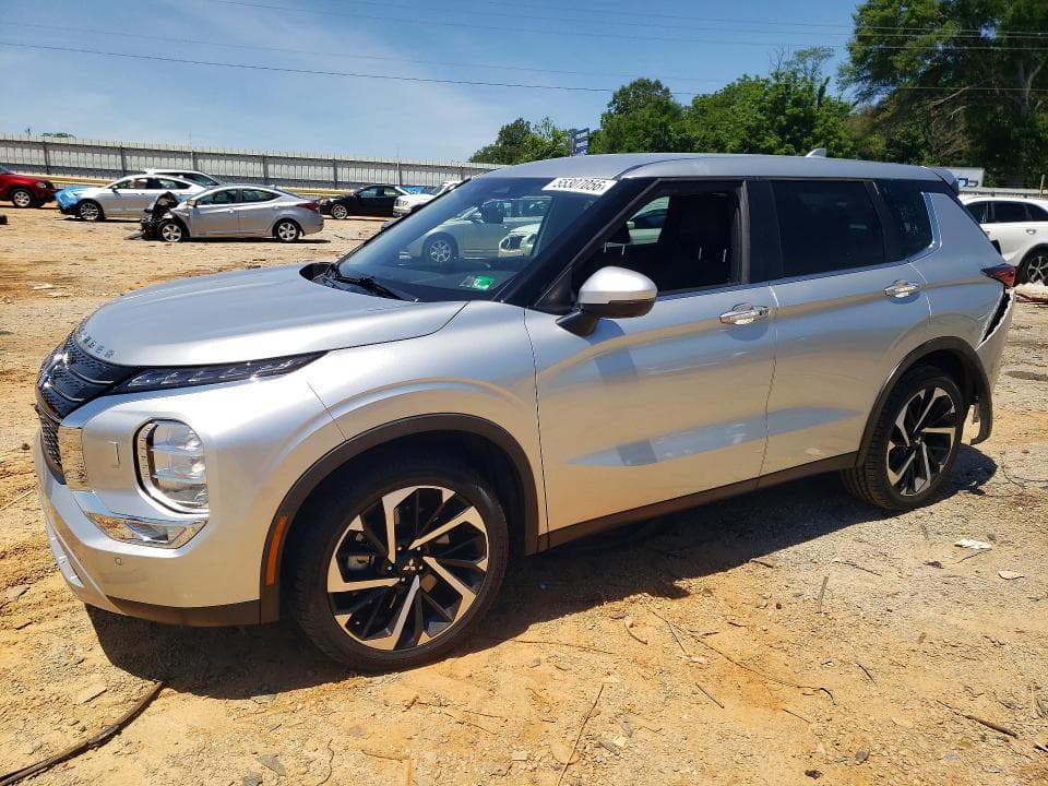 2023 Mitsubishi Outlander SE