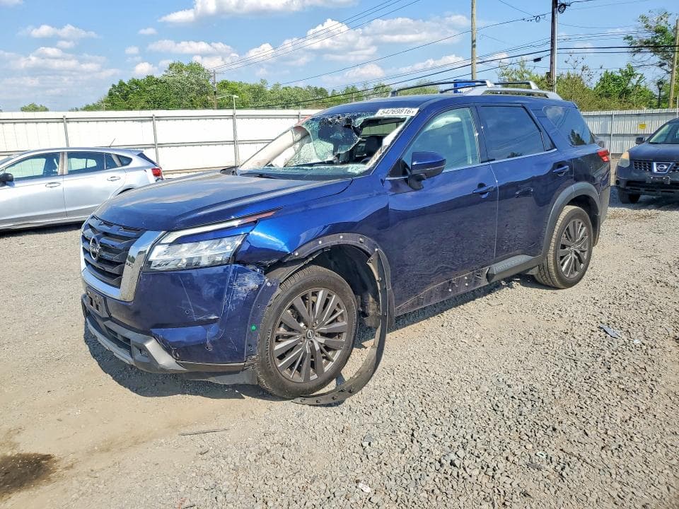 2022 Nissan Pathfinder SL
