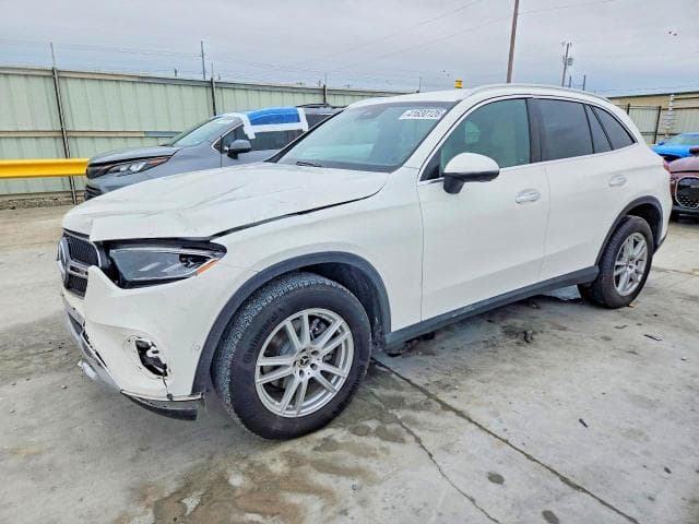 2025 Mercedes-Benz GLC 300