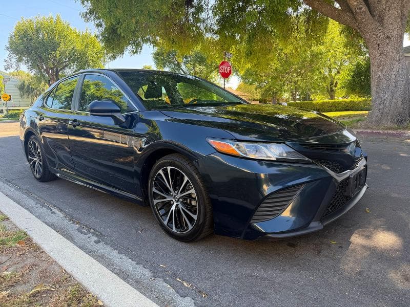 2020 Toyota Camry Hybrid SE