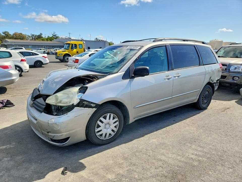 2005 Toyota Sienna LE 8 Passenger