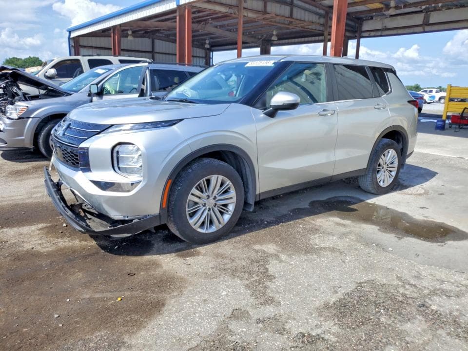 2024 Mitsubishi Outlander ES