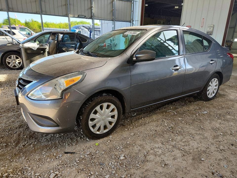 2019 Nissan Versa SV