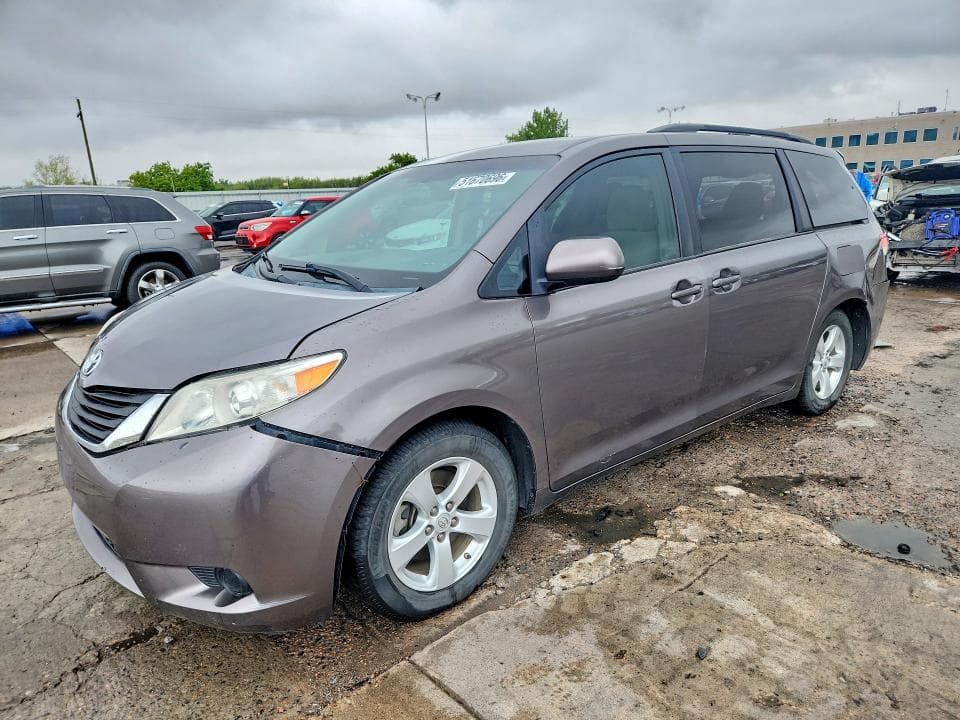 2013 Toyota Sienna LE