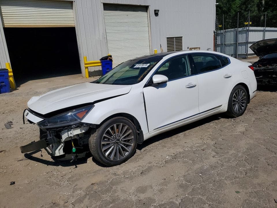 2017 KIA Cadenza Premium