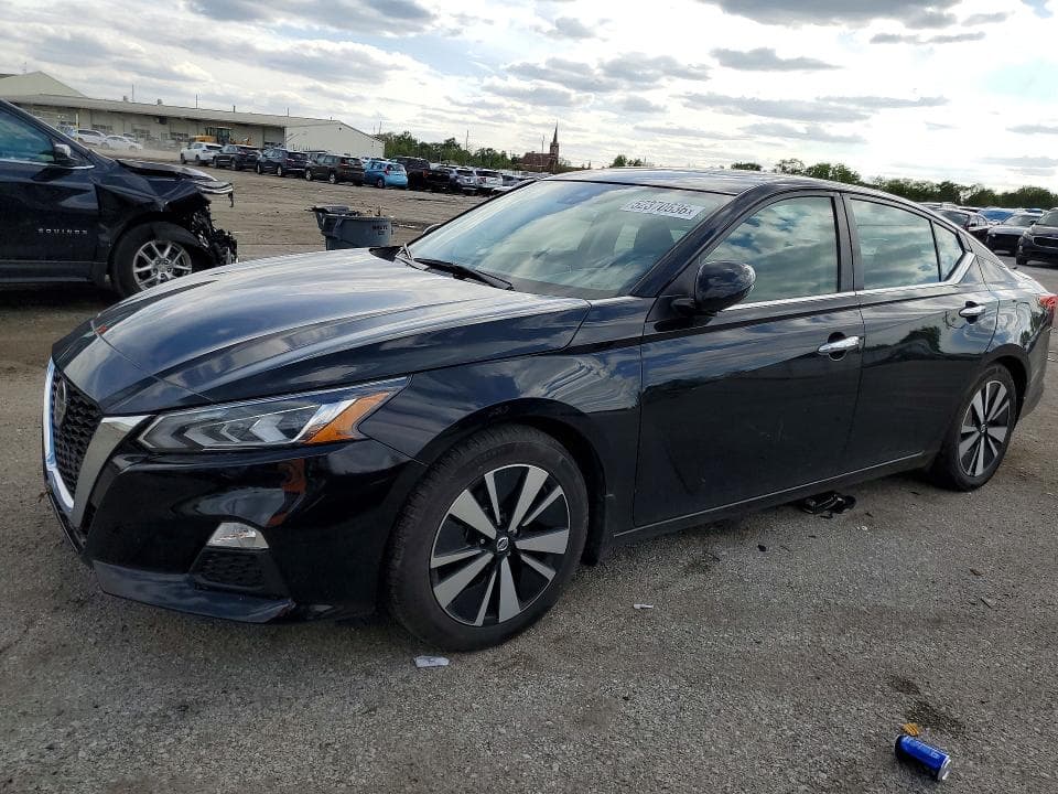2022 Nissan Altima SV