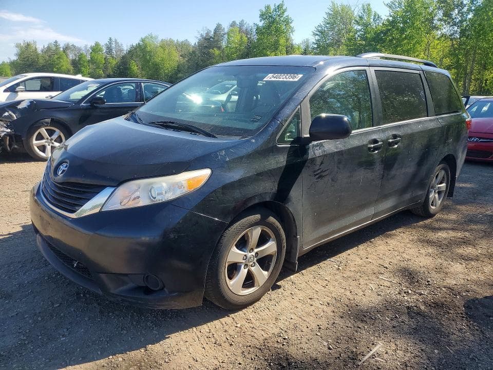 2015 Toyota Sienna LE